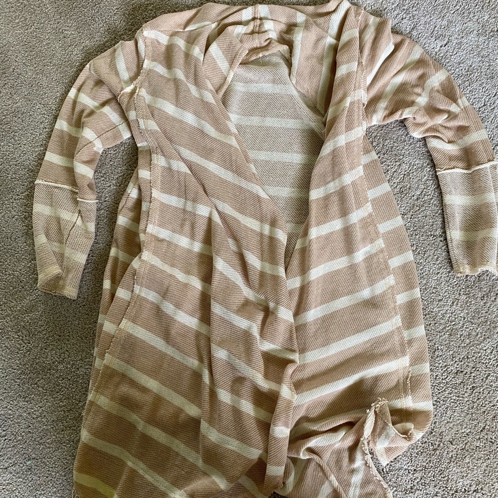 Light weight sweater